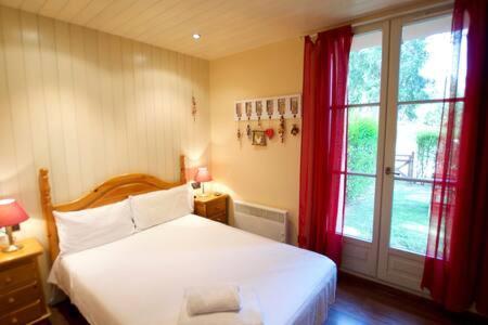 Apartamento Con Jardin - Montana Park Enveitg Bagian luar foto