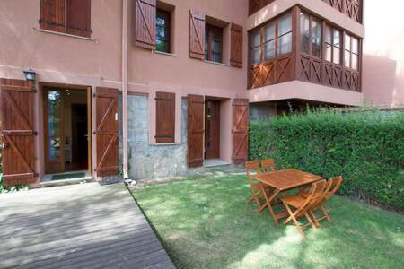 Apartamento Con Jardin - Montana Park Enveitg Bagian luar foto