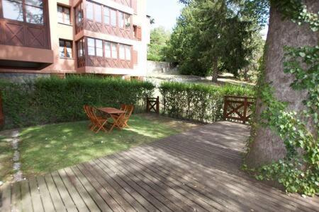 Apartamento Con Jardin - Montana Park Enveitg Bagian luar foto